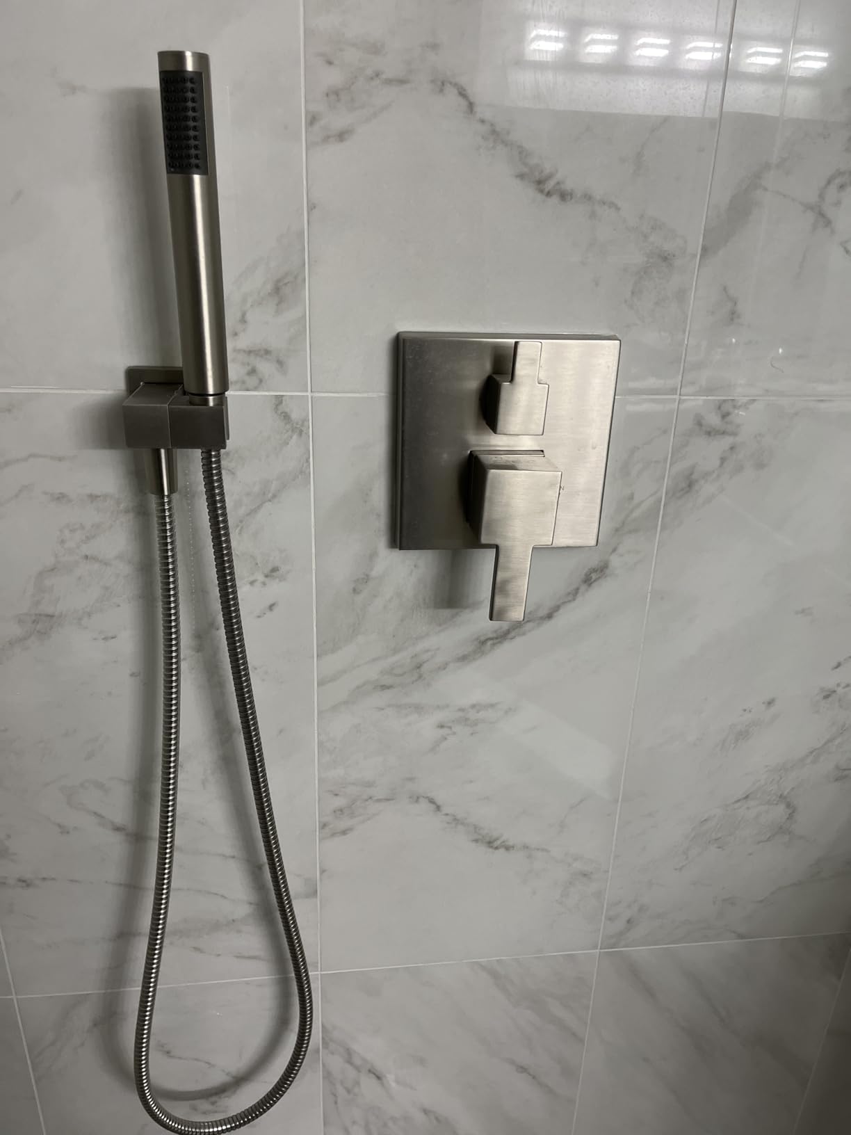 Delta Modern 14 Series Square Rain Shower System Faucet Set, Rainfall Brushed Gold Shower Head and Handle Set, Valve Trim Kit, 10 Inch, Champagne Bronze 342701-CZ customer photo 2