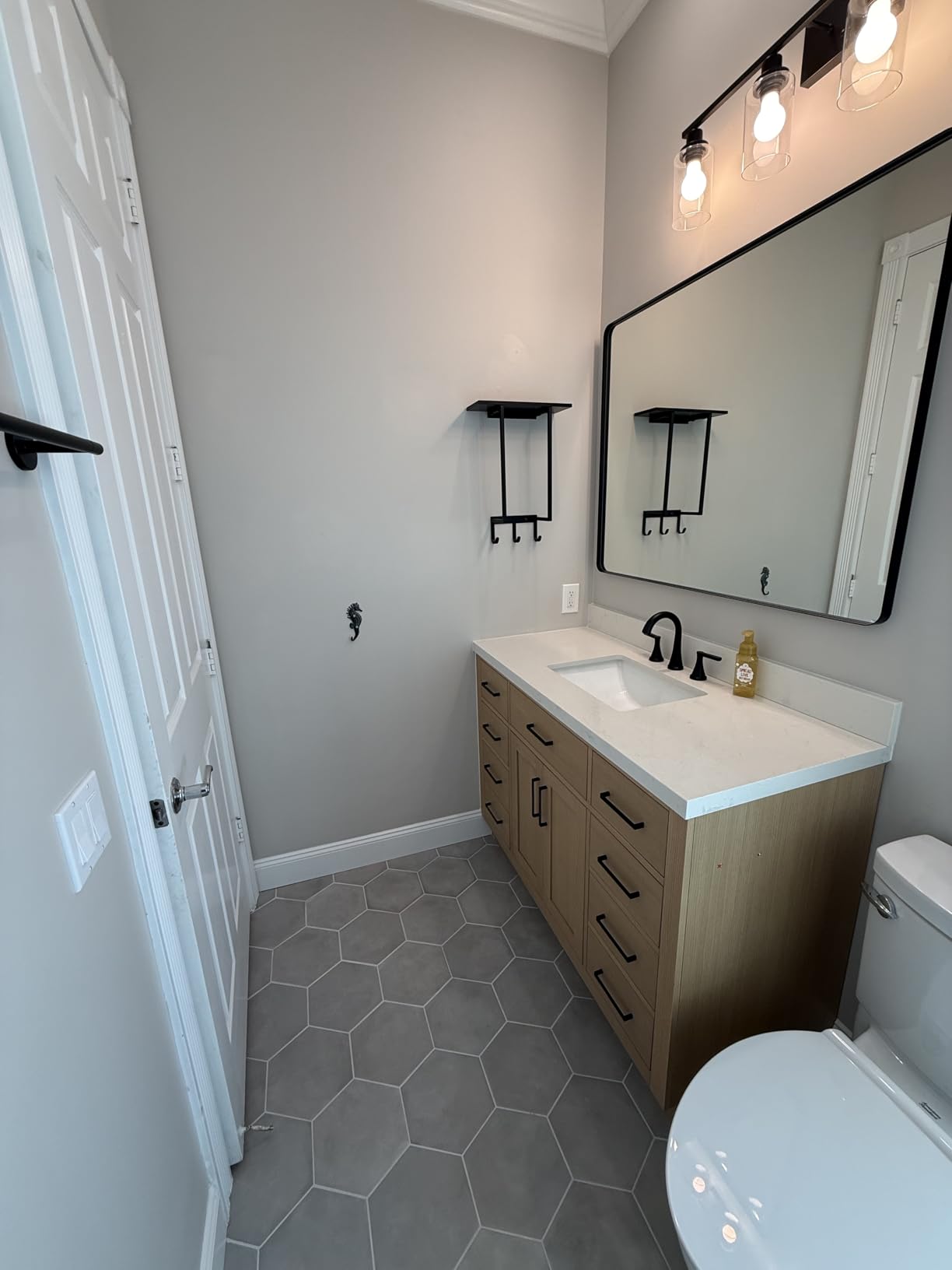 ARIEL Hepburn 48-inch Bathroom Vanity with Sink,Solid Wood, 1.5-inch Carrara White Quartz Countertop & Backsplash, Single Rectangular Porcelain Sink, 2 Soft Closing Doors, 9 Dovetail Drawers, White customer photo 1