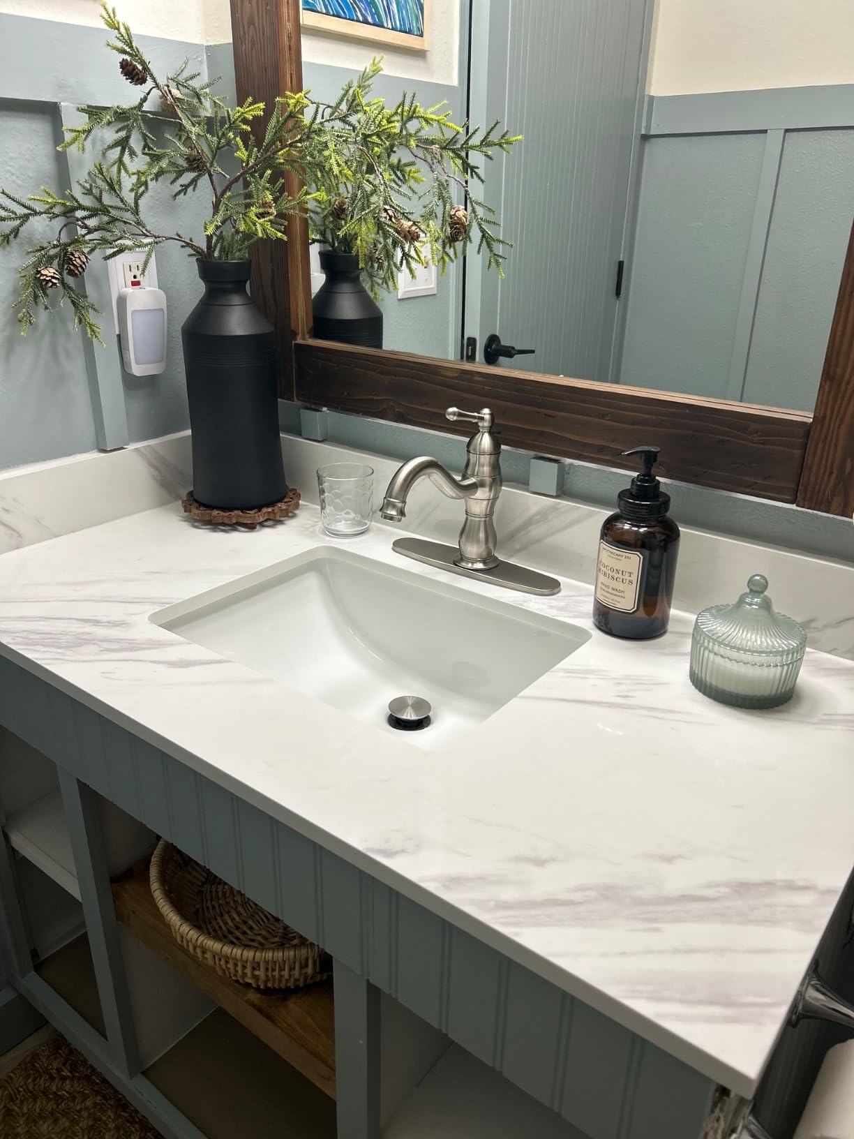 36 in. W x 22 in. D Vanity Top, Engineered Stone Vanity Top with Sink in Venice White, Rectangular Center Sink Top, 8 in. Faucet Hole Spacing and Backsplash Bathroom Sink Top customer photo 1