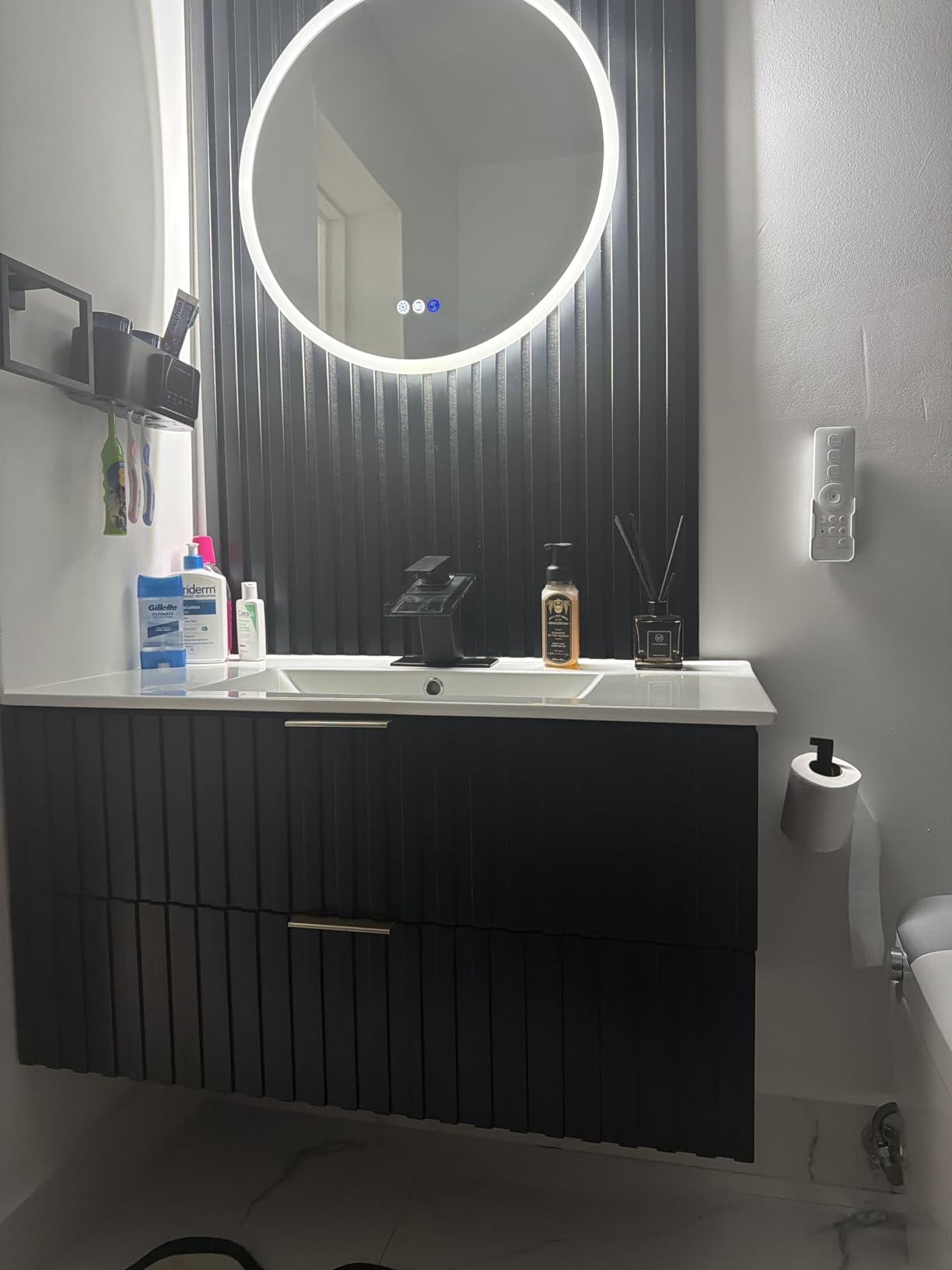ONBRILL 24 Inch Bathroom Vanity with Sink Combo, Floating Bathroom Vanity with 2 Fluted Drawers & Metal Handle, Modern Wall Mount Storage Cabinet with Ceramic Integrated Sink for Small Space (Black) customer photo 1