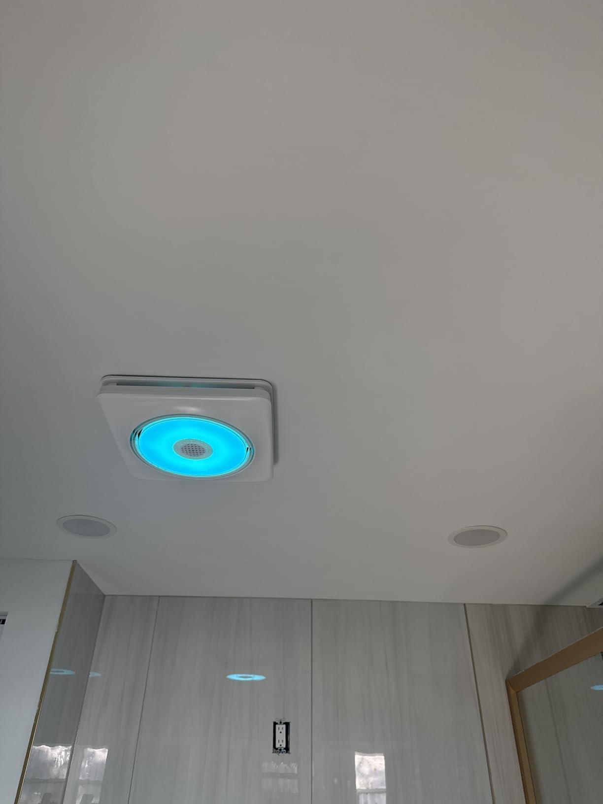 GROWNEER Bathroom Exhaust Fan with Bluetooth Speaker and Heater, Quiet Exhaust Ventilation Fan with Light & Remote 110/160 CFM 1.0 Sone, 9 RGB Modes, 1500lm 3-CCT & Nightlight customer photo 1