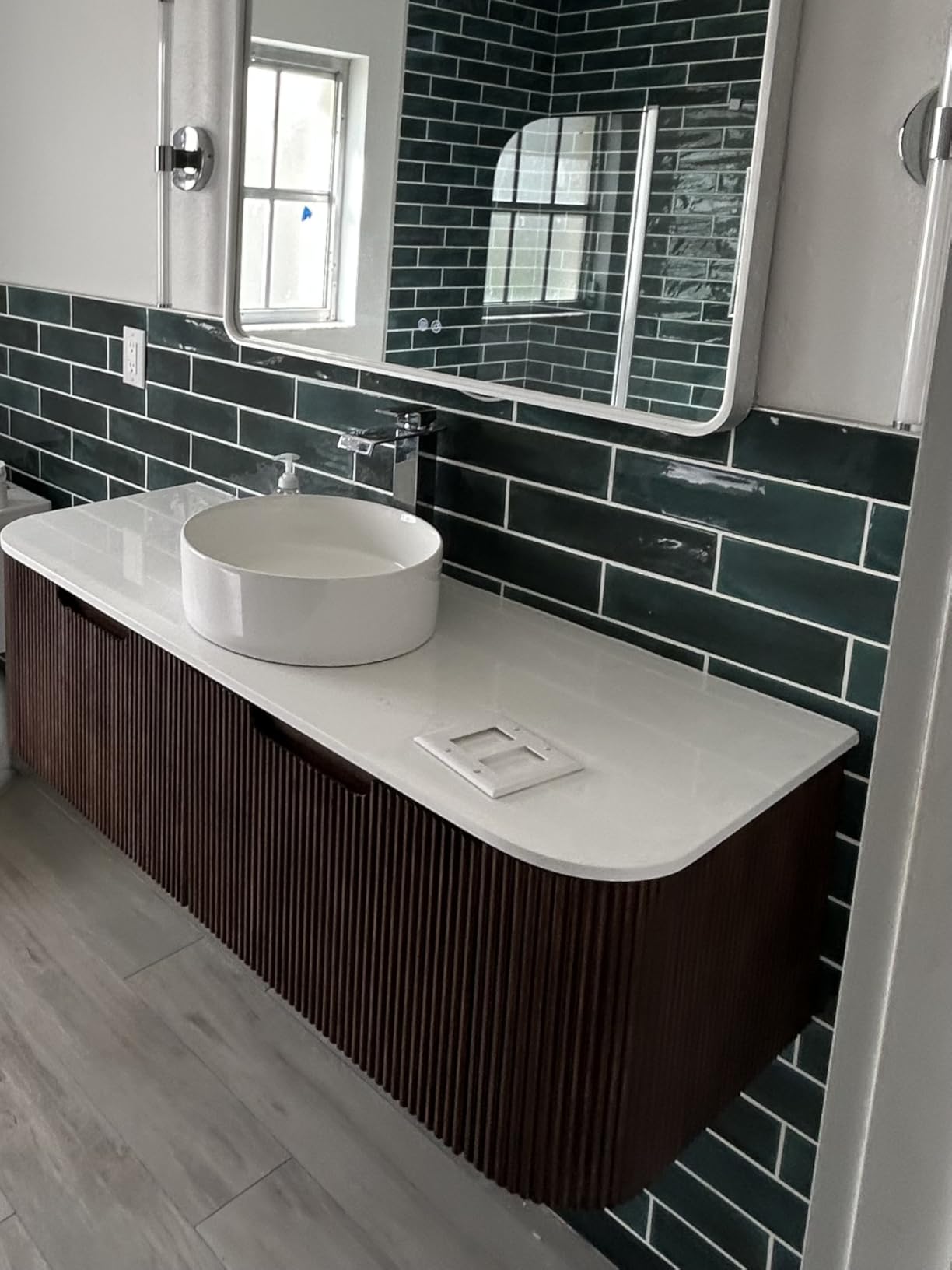 24-Inch Modern Bathroom Vanity with Sink, Floating Cabinet with Ultra-Thin Ceramic Basin and Marble Top, Extra Large Storage Drawer, Soft-Close Design, Nature Wood customer photo 1