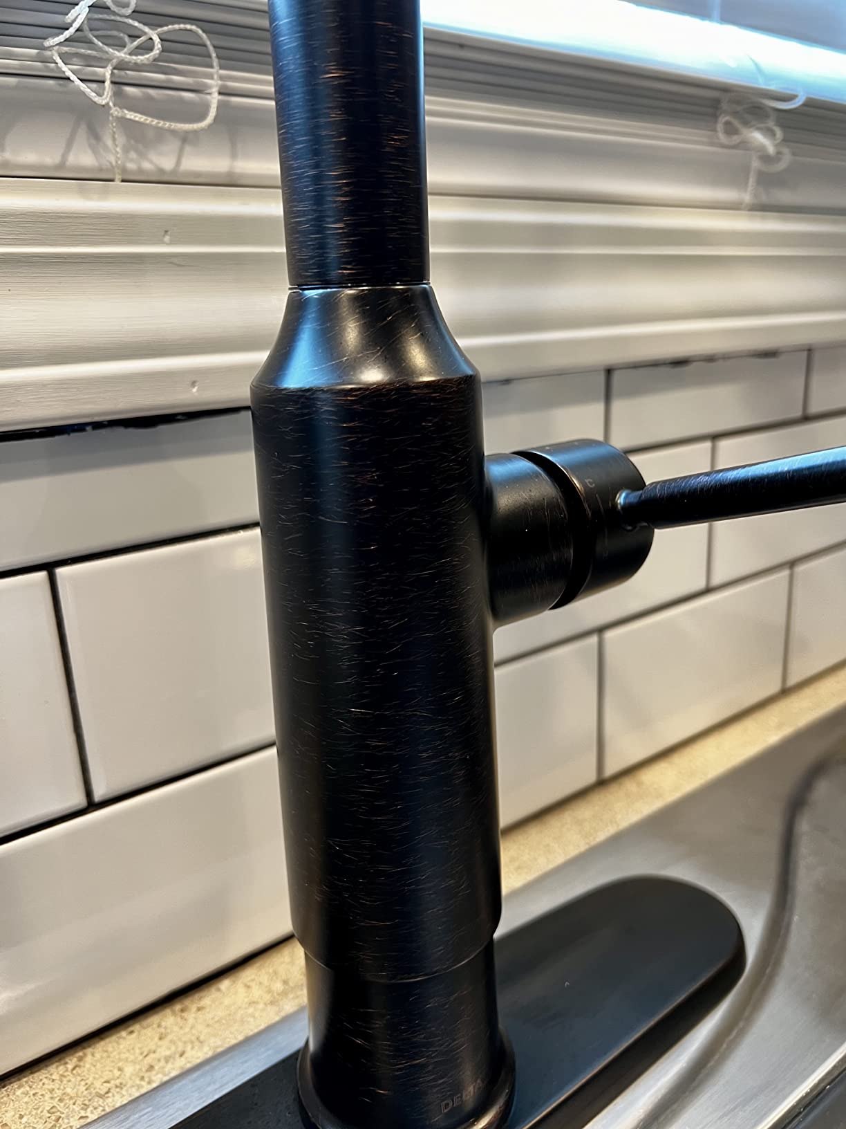 Delta Theodora Pro Style Commercial Kitchen Faucet with Pull Down Sprayer, Single Hole Matte Black Kitchen Sink Faucet, Single Handle, Matte Black 18804Z-BL-DST customer photo 2