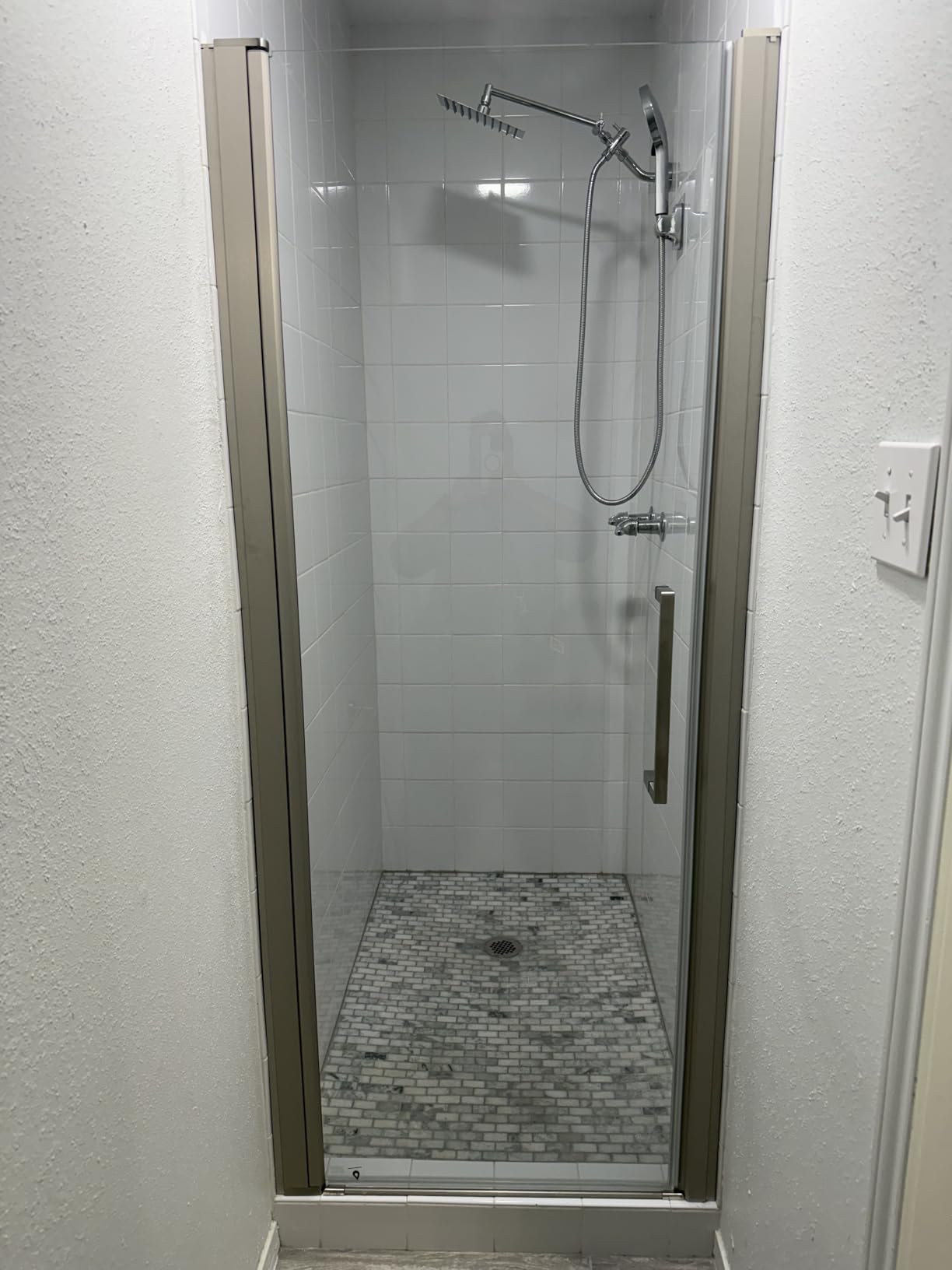 ENSO SENKA Frameless Pivot Shower Door 32.8-34