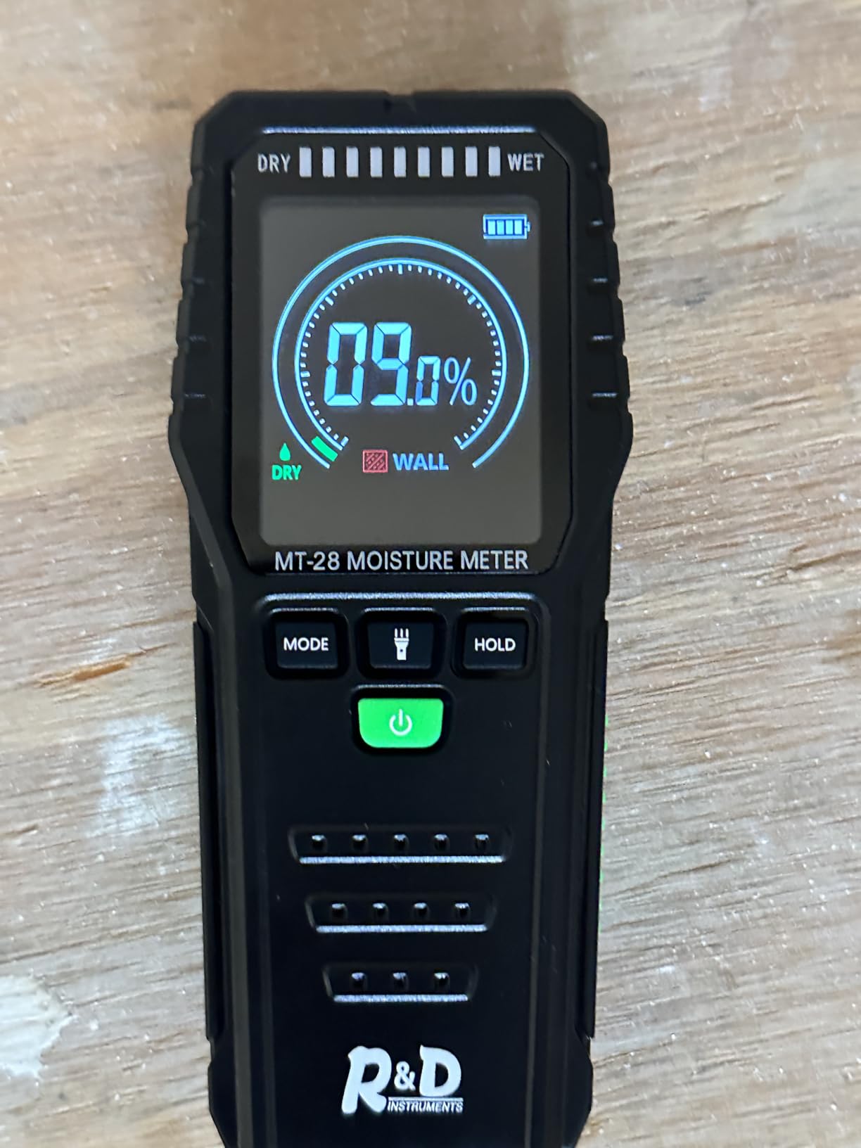 2-in-1 Pin & Pinless Moisture Meter, Digital Moisture Detector for Wood, Drywall & Building Materials, Large LCD Display, 3-Color Indicator, Calibration, Rechargeable Battery customer photo 2