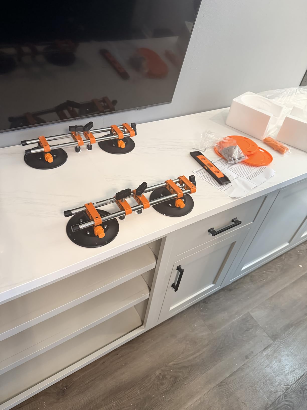 VEVOR 90 Degree Stone Seam Setter, 2 Packs Granite Seam Setter with 6 in Suction Cups, Seam Joiner for Seam Joining & Leveling, Granite Right Angle 90 Degree, 180 degrees, 270 degrees Countertop customer photo 2