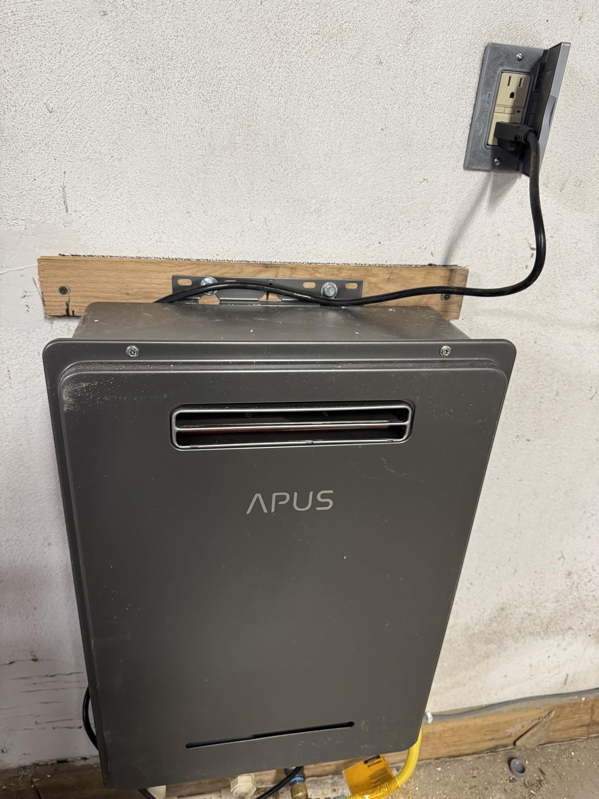 APUS Tankless Water Heater Natural Gas, Up to 4.42 GPM, Indoor Tankless Water Heater, 95,000 BTU on Demand Instant Hot Water Heaters with Smart Digital Display, Space Gray customer photo 2