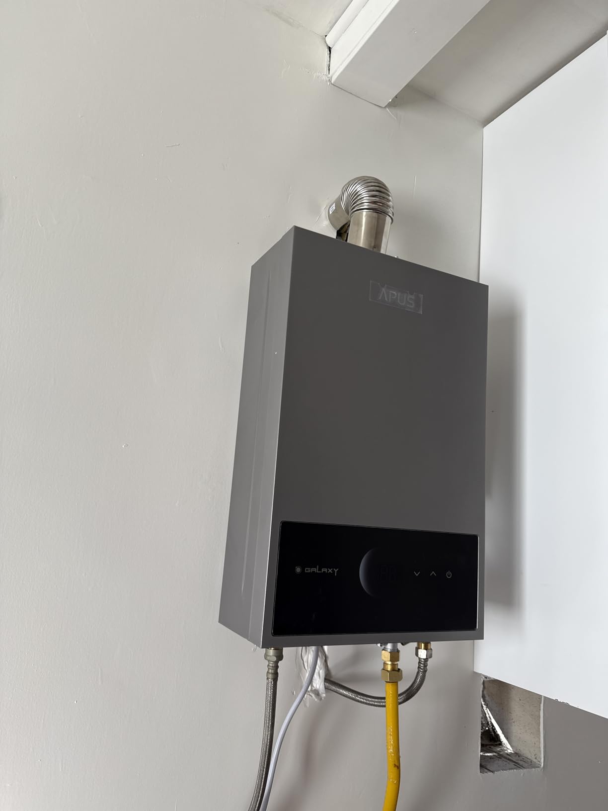 APUS 190,000 BTU Outdoor Tankless Water heater, 8.1 GPM Natural Gas Instant Hot Water Heater with WiFi & Remote Control, High Efficiency for Supports 5 Outlets customer photo 2