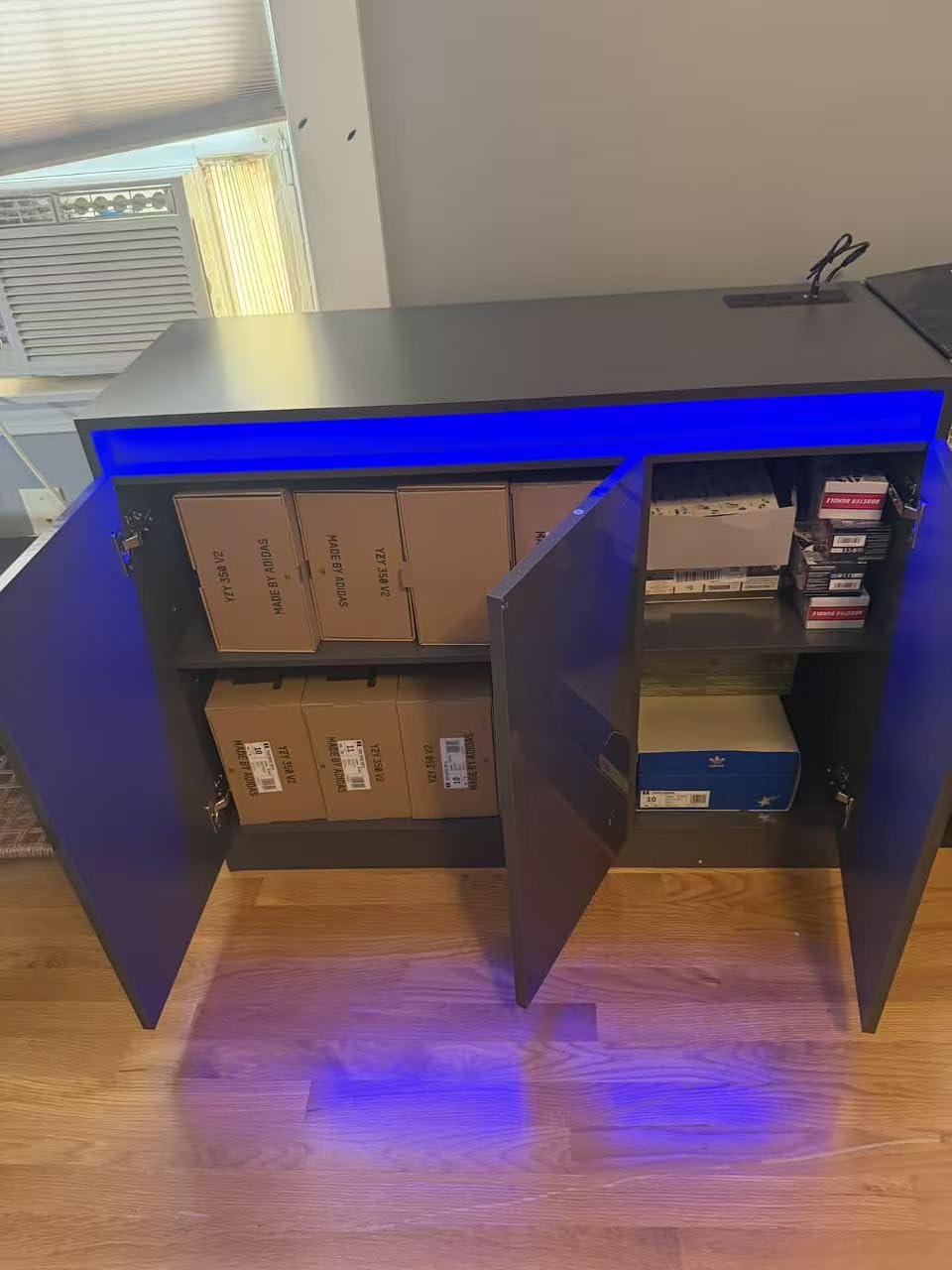 Furnify High Gloss Buffet Cabinet with LED Lights, Modern Sideboard Coffee Bar with 3 Doors & Charging Station, Handless Modern Sideboard Storage Cabinet for Living Room, Entryway, White customer photo 2