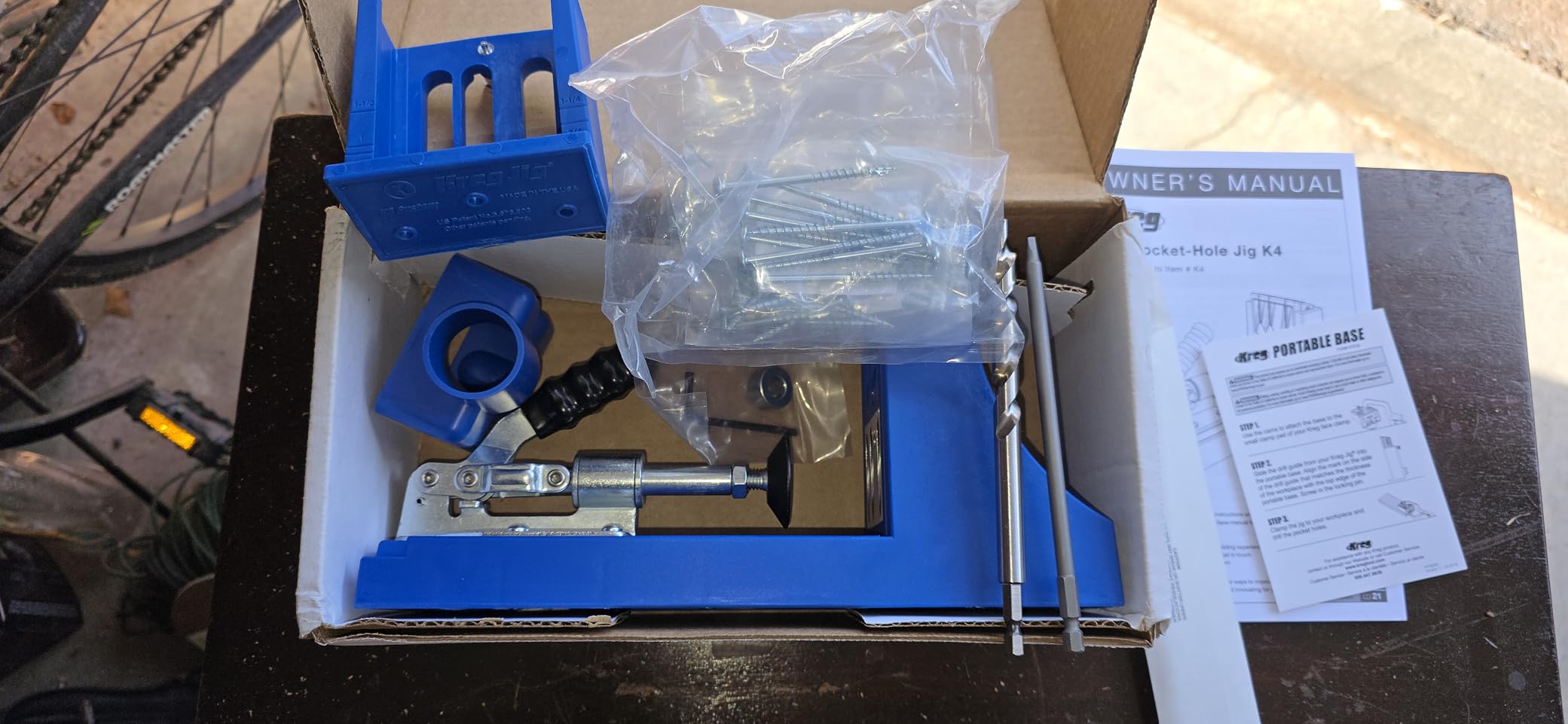 Kreg K4 Plus Pocket Hole Jig - With Drilling Guide & Dust Collection - Adjustable, Versatile Jig for Strong Joints - Create Perfect, Rock-Solid Joints - For Materials 1/2