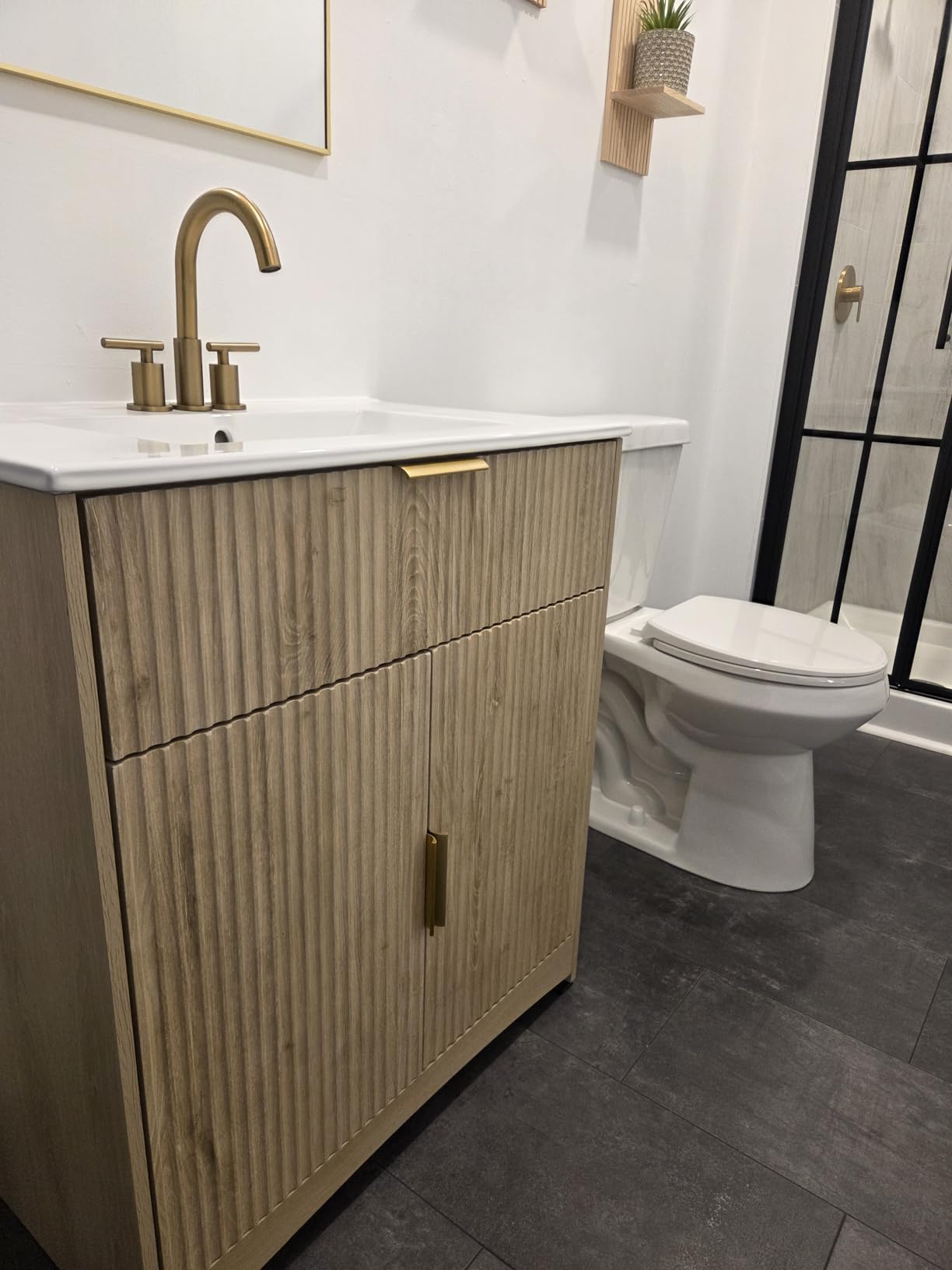 Amada 30'' Bathroom Vanity with Ceramic Sink, Modern Undermount Vanity Sink Cabinet with 2 Doors and 1 Drawer, Fluted Free Standing Bathroom Storage Cabinet with Sink Combo Set, Natural Oak customer photo 2