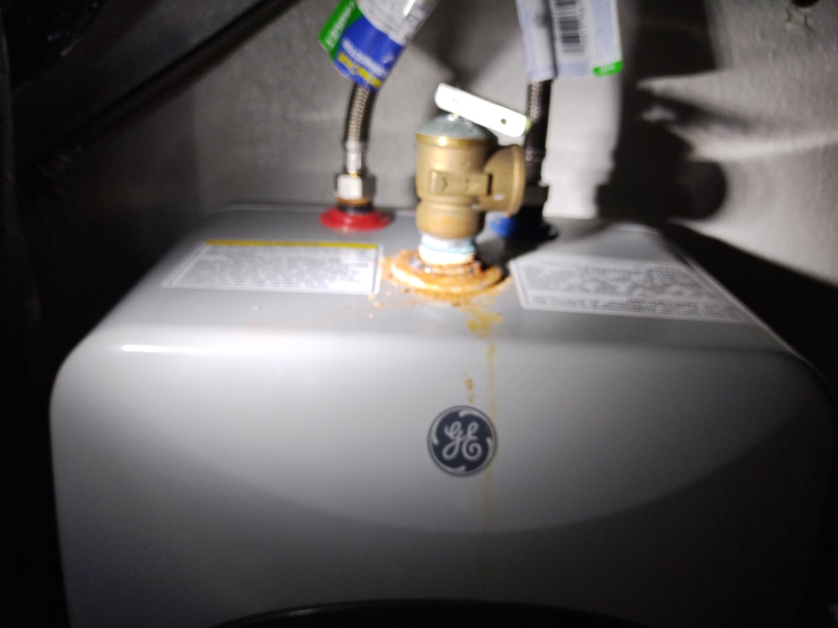 GE Appliances 2.5 Gallon, Versatile Mini Tank Water Heater with Adjustable Thermostat, Easily Installs Under Sink, 120v, GE02P08BAW customer photo 2