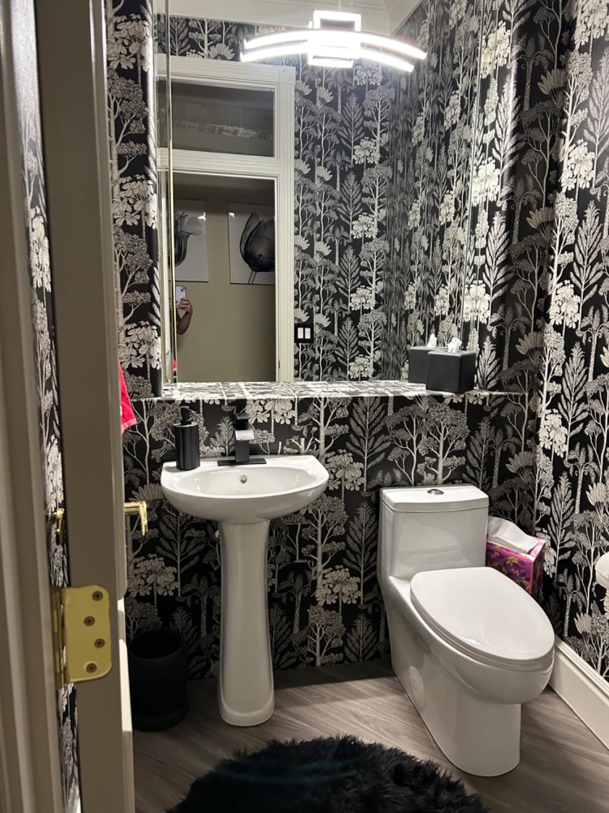 DeerValley White Triangle Corner Pedestal Sink with Overflow, Space-Saving Ceramic Bathroom Sink for Small Spaces and Corner Installation customer photo 2