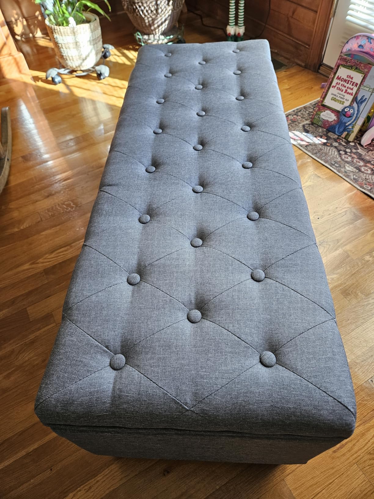 SONGMICS Storage Ottoman, Storage Chest Bench with Legs, End of Bed Bench with Safety Hinges, Pull Tab, for Living Room, Bedroom, 19.7 x 47.6 x 16.5 Inches, Linen-Look Fabric, Summer Sand ULOM511LF01 customer photo 1