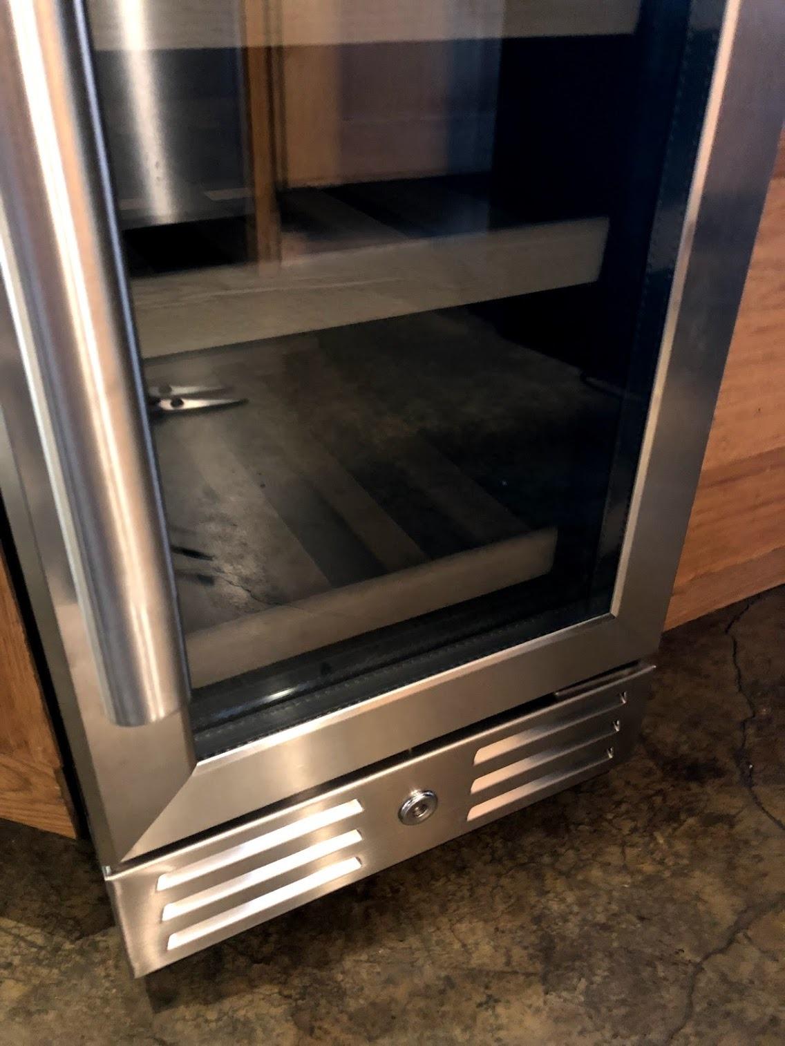 Kalamera 24 Inch Beverage Refrigerator, 164 Cans Under Counter Beverage Cooler for Beer Wine, Built-in/Freestanding Drink Fridge with Glass Door & Adjustable Shelves customer photo 1