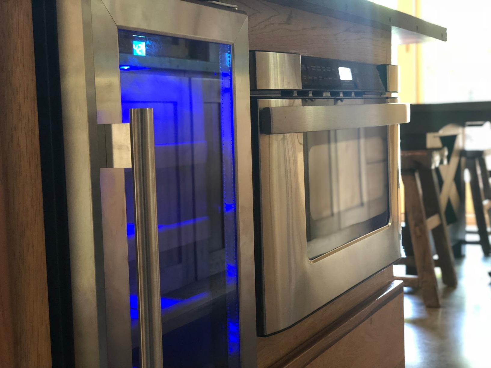 Kalamera 24 Inch Beverage Refrigerator, 164 Cans Under Counter Beverage Cooler for Beer Wine, Built-in/Freestanding Drink Fridge with Glass Door & Adjustable Shelves customer photo 2