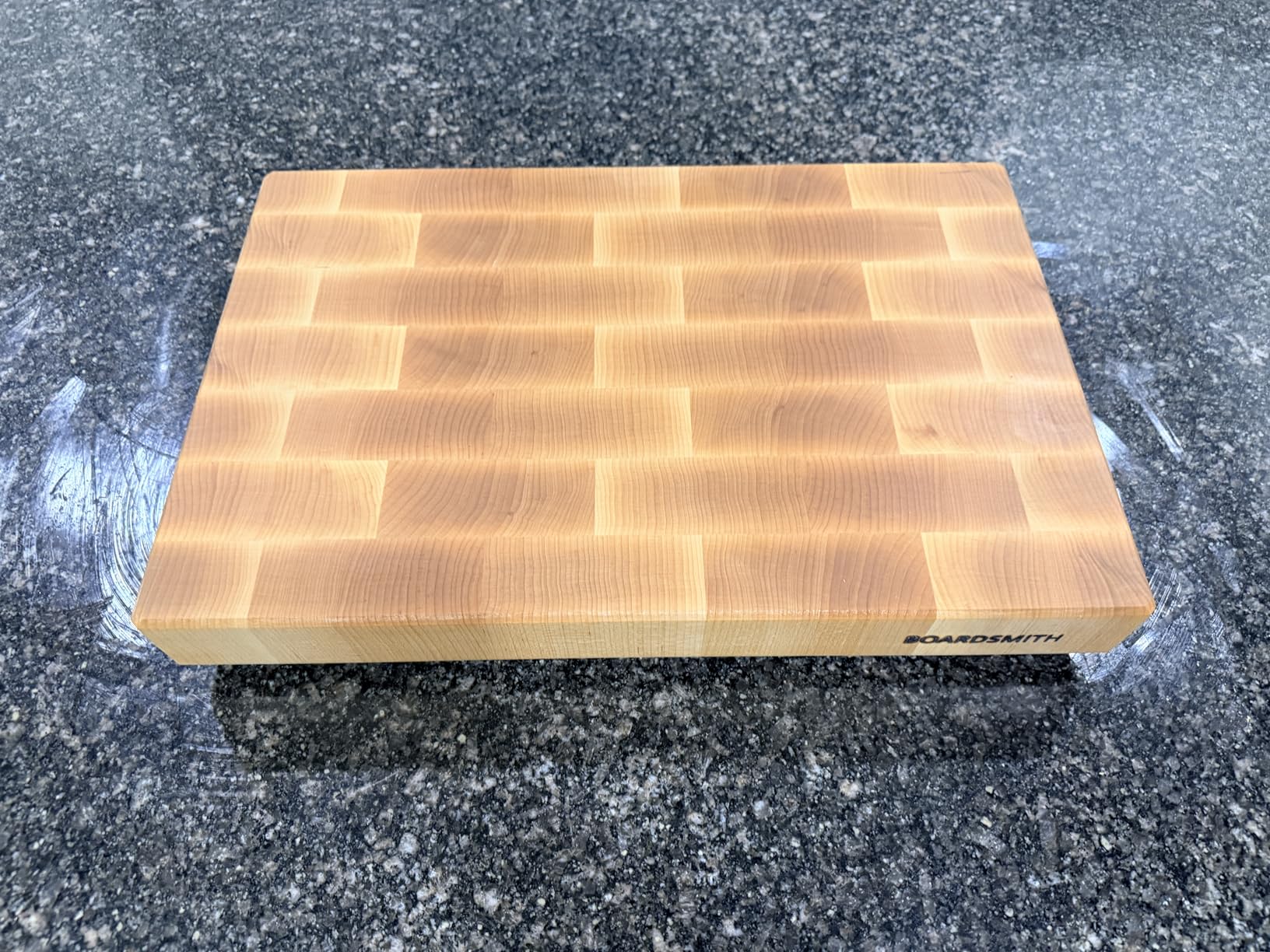 The Boardsmith Maple End Grain Cutting Board - Premium End Grain Butcher Block Wood Cutting Board for Kitchen - Food-Safe, Non-Slip, Sustainably Sourced Maple Wood (Medium) customer photo 1