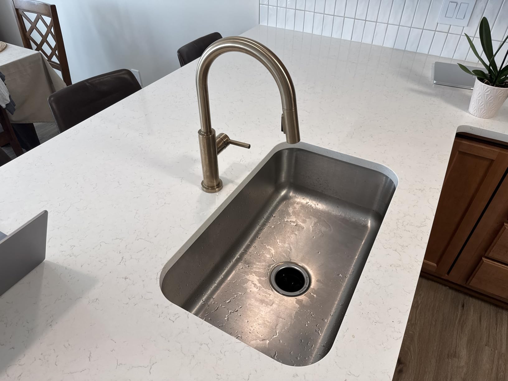 Delta Nicoli Matte Black Kitchen Faucet with Pull Down Sprayer, Bridge 3 Hole Modern Kitchen Sink Faucet, Two-Handle, Matte Black 19867LF-BL customer photo 1